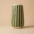 Saral Vase nau